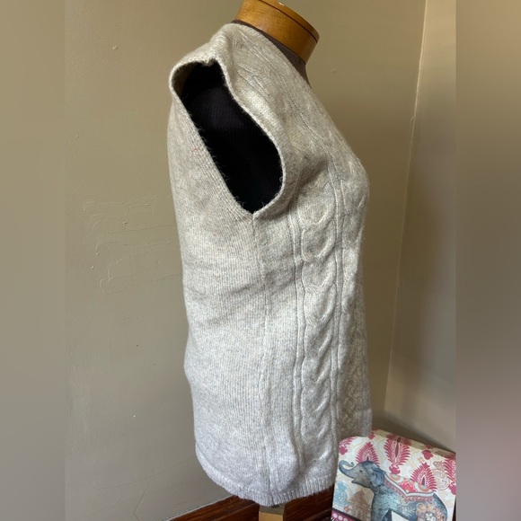 Sincerely Jules Women’s Sz L Beige Heather Soft Sweater Vest - Picture 3 of 9